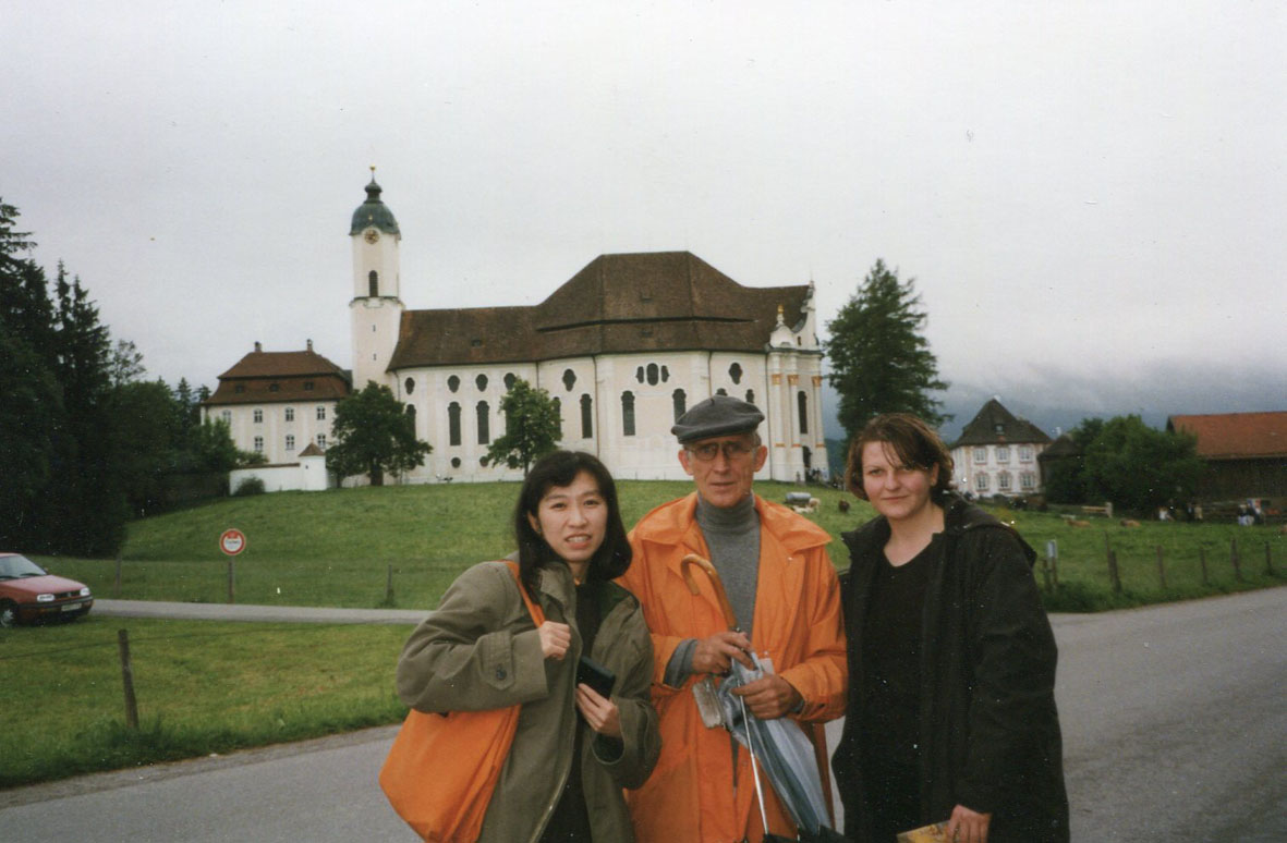 Kusano Mihoko & Erena Camen an der Wies Kirche